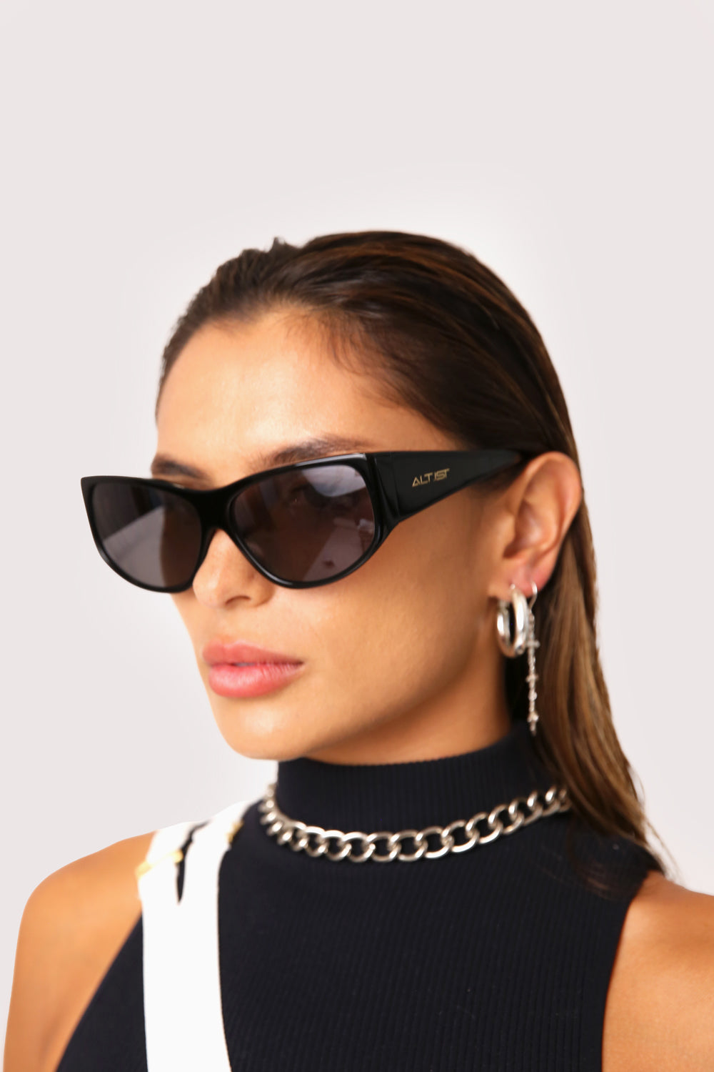 VIII - SONICS - Black